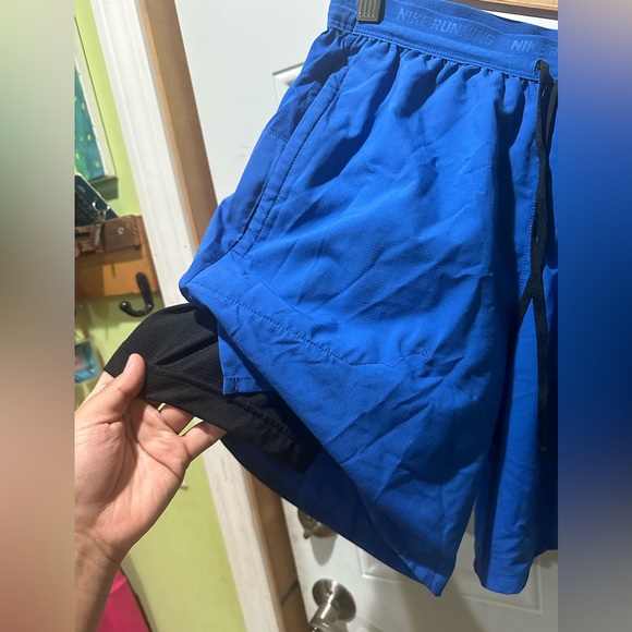 Nike running shorts - Picture 3 of 4